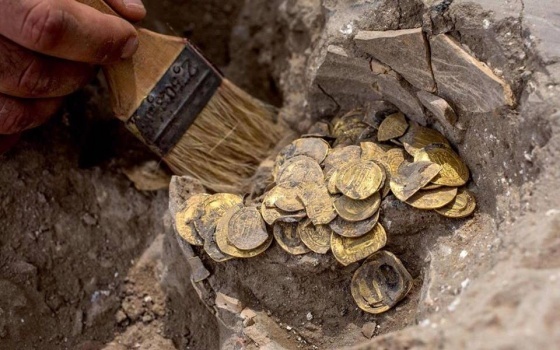 صورة حول : سوء المعيشة يدفع الأردنيين للبحث عن الدفائن وتدمير الأراضي بجرش سوء المعيشة يدفع الأردنيين للبحث عن الدفائن وتدمير الأراضي بجرش