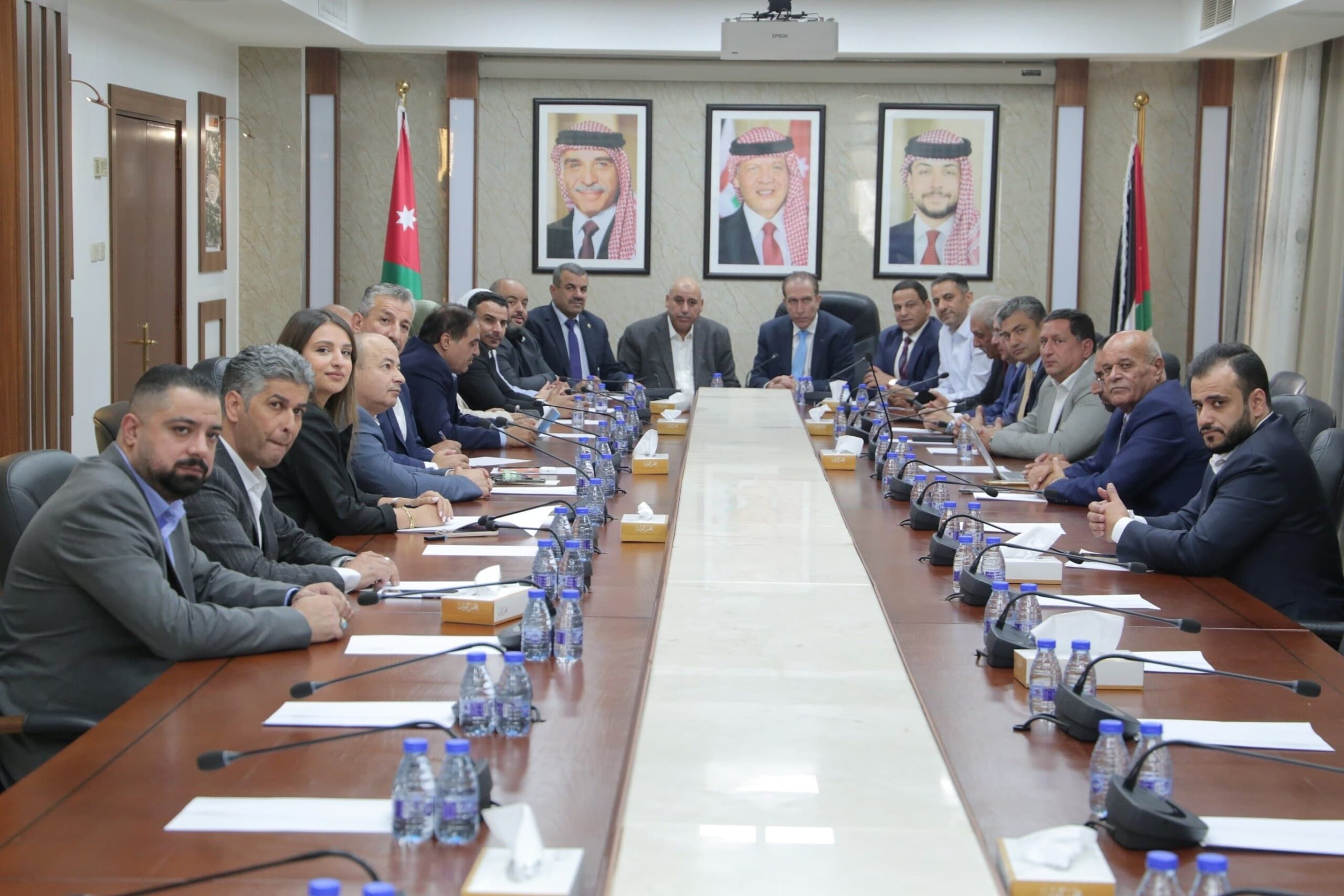 صورة حول : توافق نيابي غير مسبوق: الكتل البرلمانية تتوحد لتشكيل المكتب الدائم لمجلس النواب توافق نيابي غير مسبوق: الكتل البرلمانية تتوحد لتشكيل المكتب الدائم لمجلس النواب