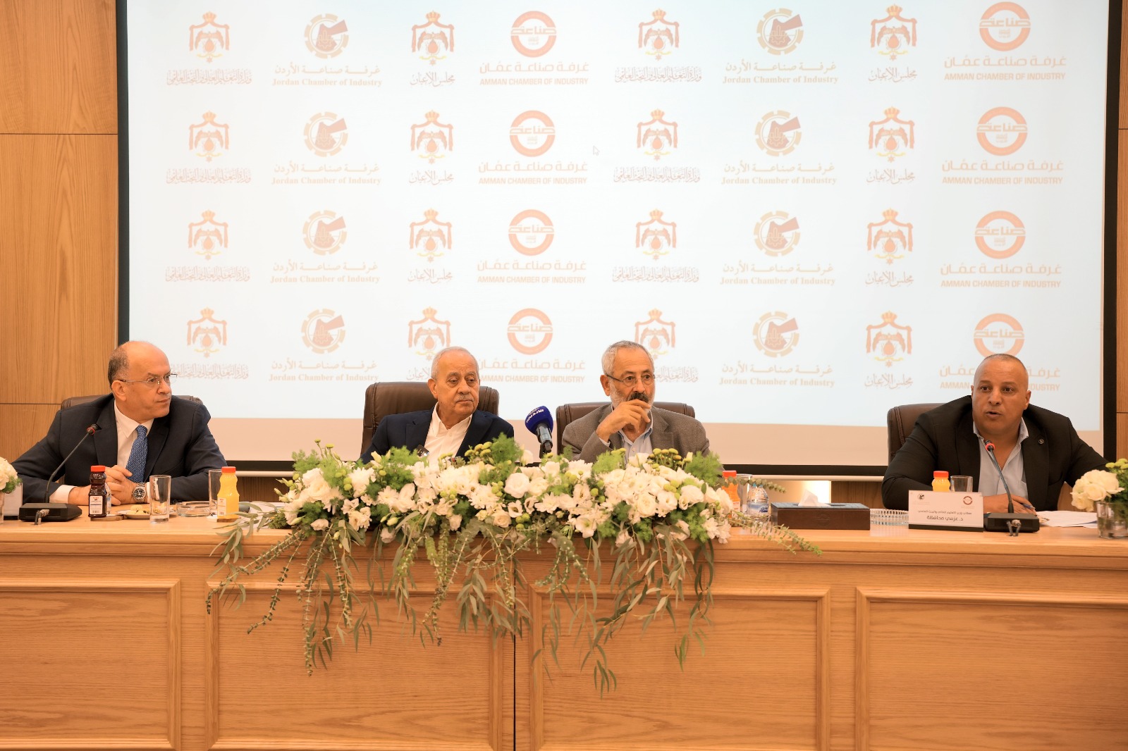 صورة حول : شراكات استراتيجية بين الجامعات والقطاع الصناعي لتعزيز مواءمة التعليم مع سوق العمل فيديو شراكات استراتيجية بين الجامعات والقطاع الصناعي لتعزيز مواءمة التعليم مع سوق العمل فيديو