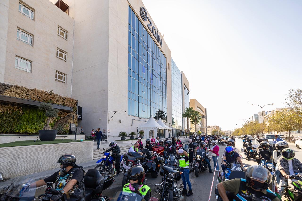 زين تستضيف انطلاقة مسيرة "سيدات هارلي" لدعم مصابات السرطان من غزة