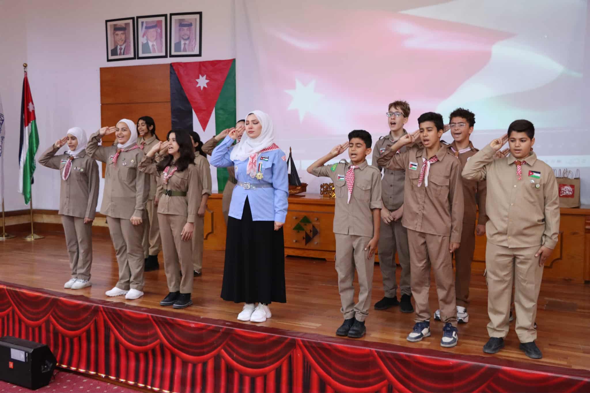 تربية العقبة تحتفل بيوم المعلم العالمي"صور"