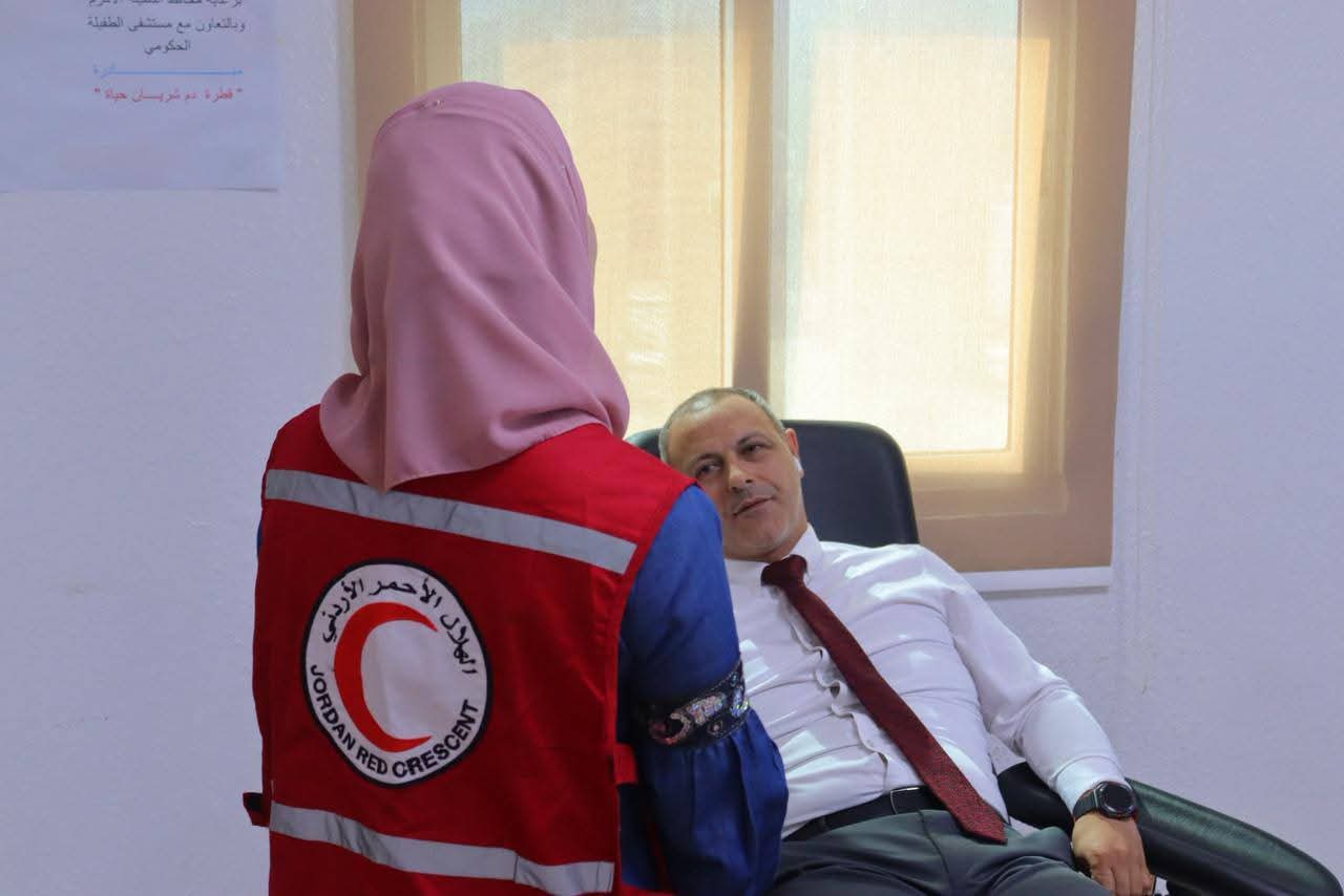 صورة حول : الهلال الأحمر الأردني فرع الطفيلة يشارك بحملةالتبرع بالدم الهلال الأحمر الأردني فرع الطفيلة يشارك بحملةالتبرع بالدم