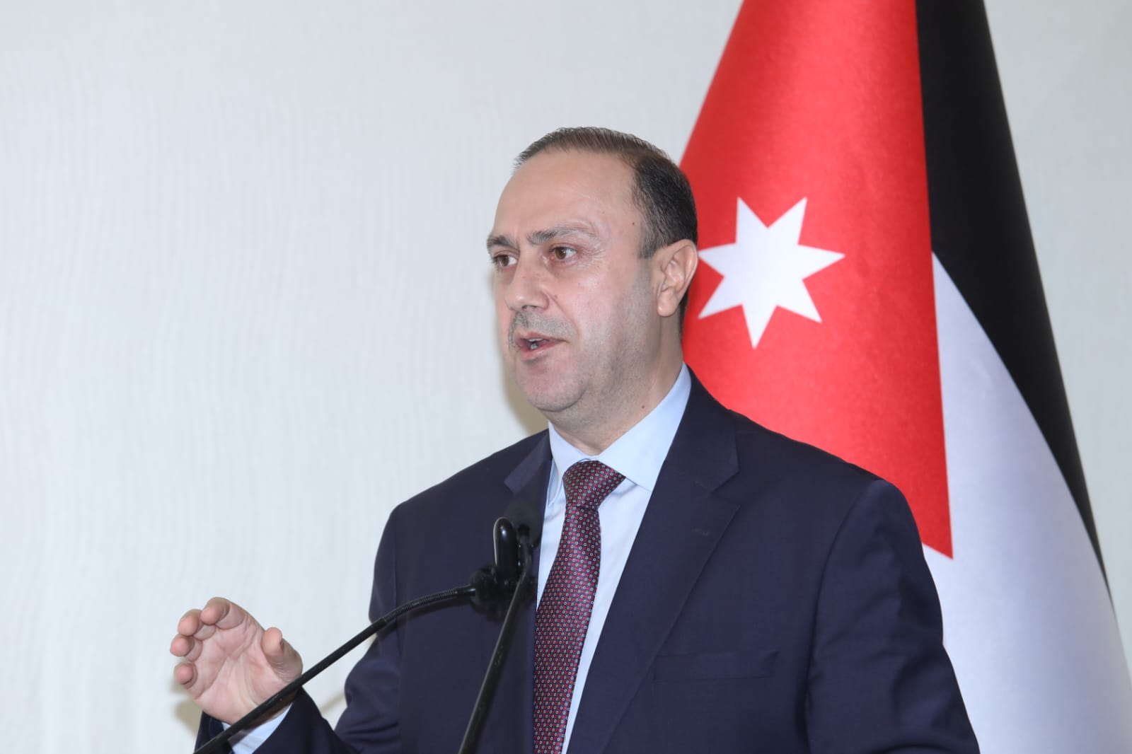 صورة حول : المومني : لا عفو عام ولا تغيير للتوقيت الصيفي في الأردن المومني : لا عفو عام ولا تغيير للتوقيت الصيفي في الأردن