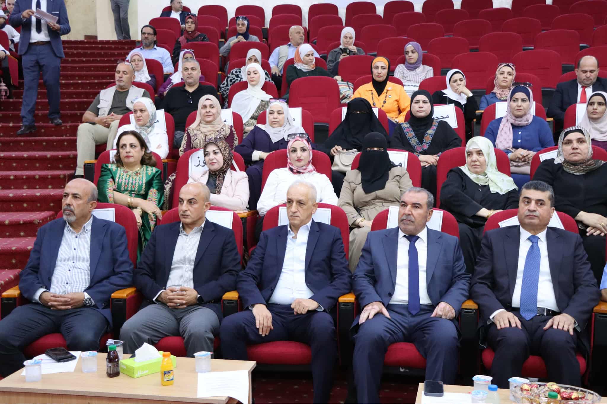 تربية العقبة تحتفل بيوم المعلم العالمي