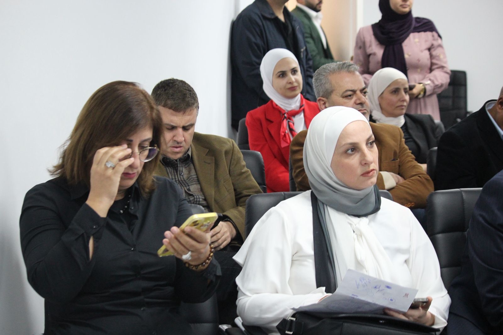 الضمان للمواطنين: أموالكم بخير (صور)