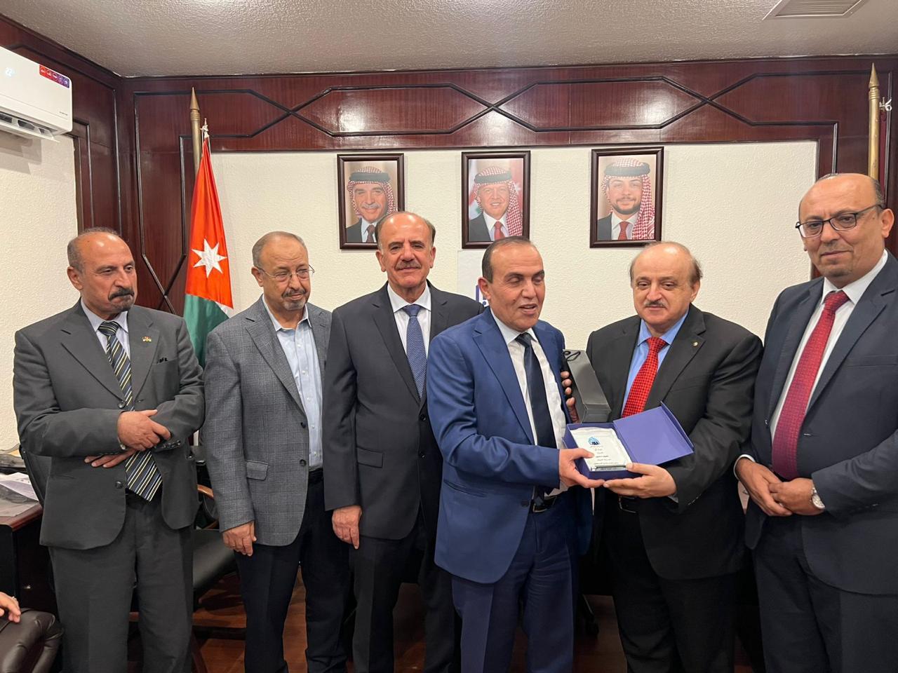 حزب البناء الوطني يحتفي بيوم المعلم ويكرّم نخبة من المربين