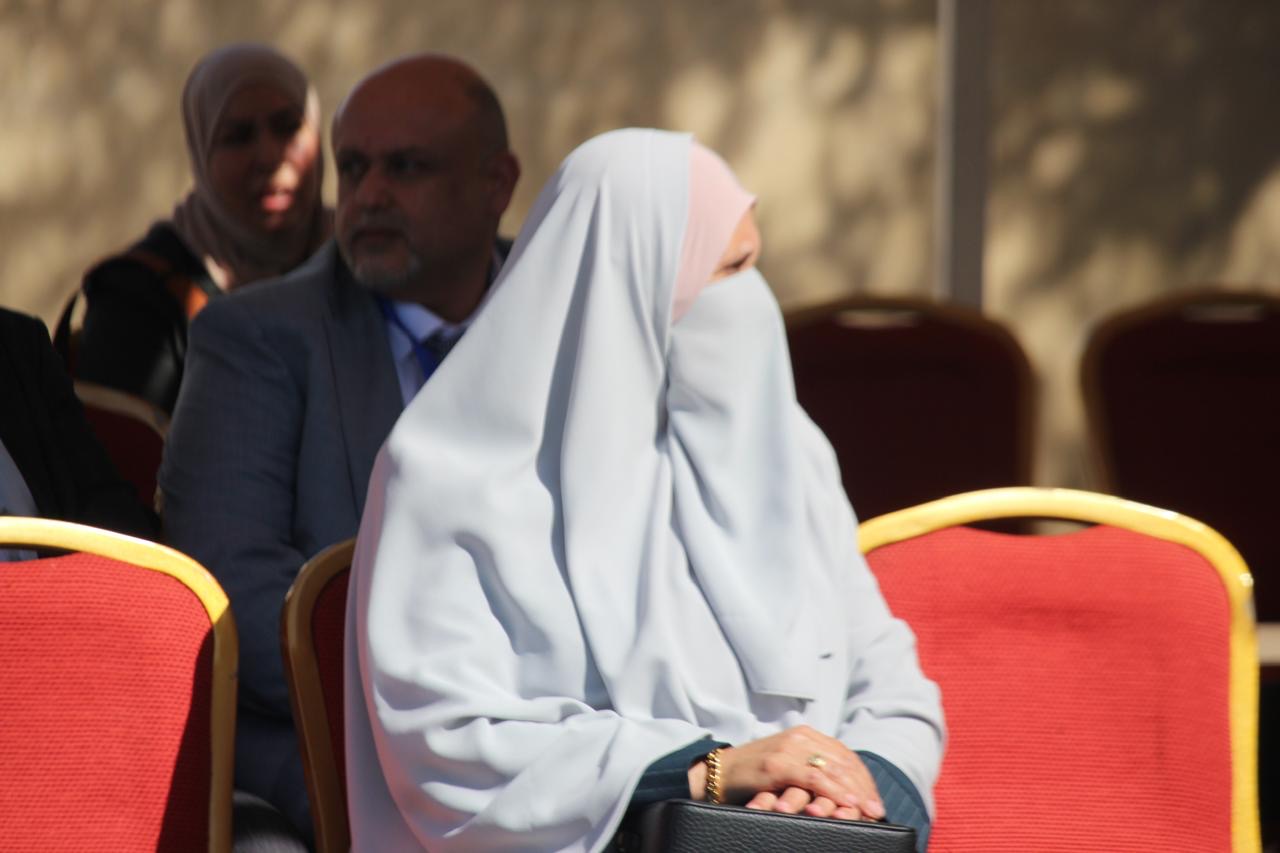 الأميرة بسمة بنت علي تفتتح بازار المزارع في حدائق الملك عبدالله الثاني .. فيديو وصور