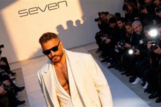 تامر حسني يفاجئ الجمهور بعرض أزياءه الخاص في "Fashion Factor"