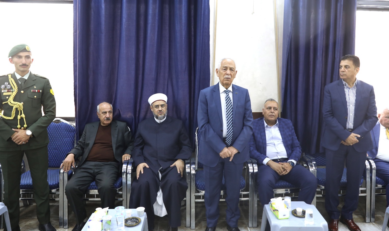 صورة حول : مندوبا عن الملك وولي العهد. العيسوي يعزي عشيرتي أبو الغنم والمبيضين والجندي مندوبا عن الملك وولي العهد. العيسوي يعزي عشيرتي أبو الغنم والمبيضين والجندي