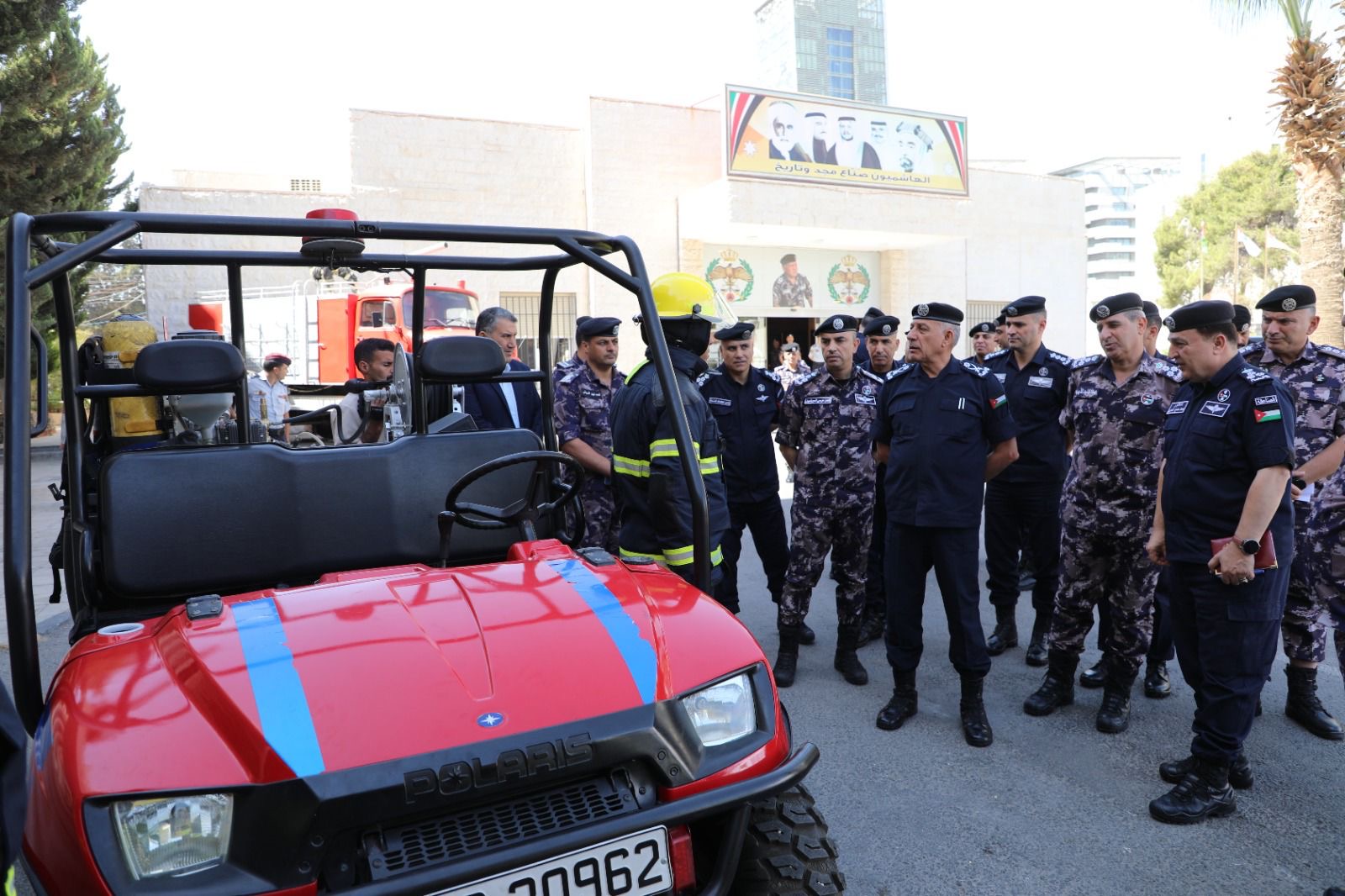 صورة حول : مدير الأمن العام يزور مديرية الدفاع المدني ويطلع على خطة التعامل الأمثل مع فصل الشتاء"صورة" مدير الأمن العام يزور مديرية الدفاع المدني ويطلع على خطة التعامل الأمثل مع فصل الشتاء"صورة"