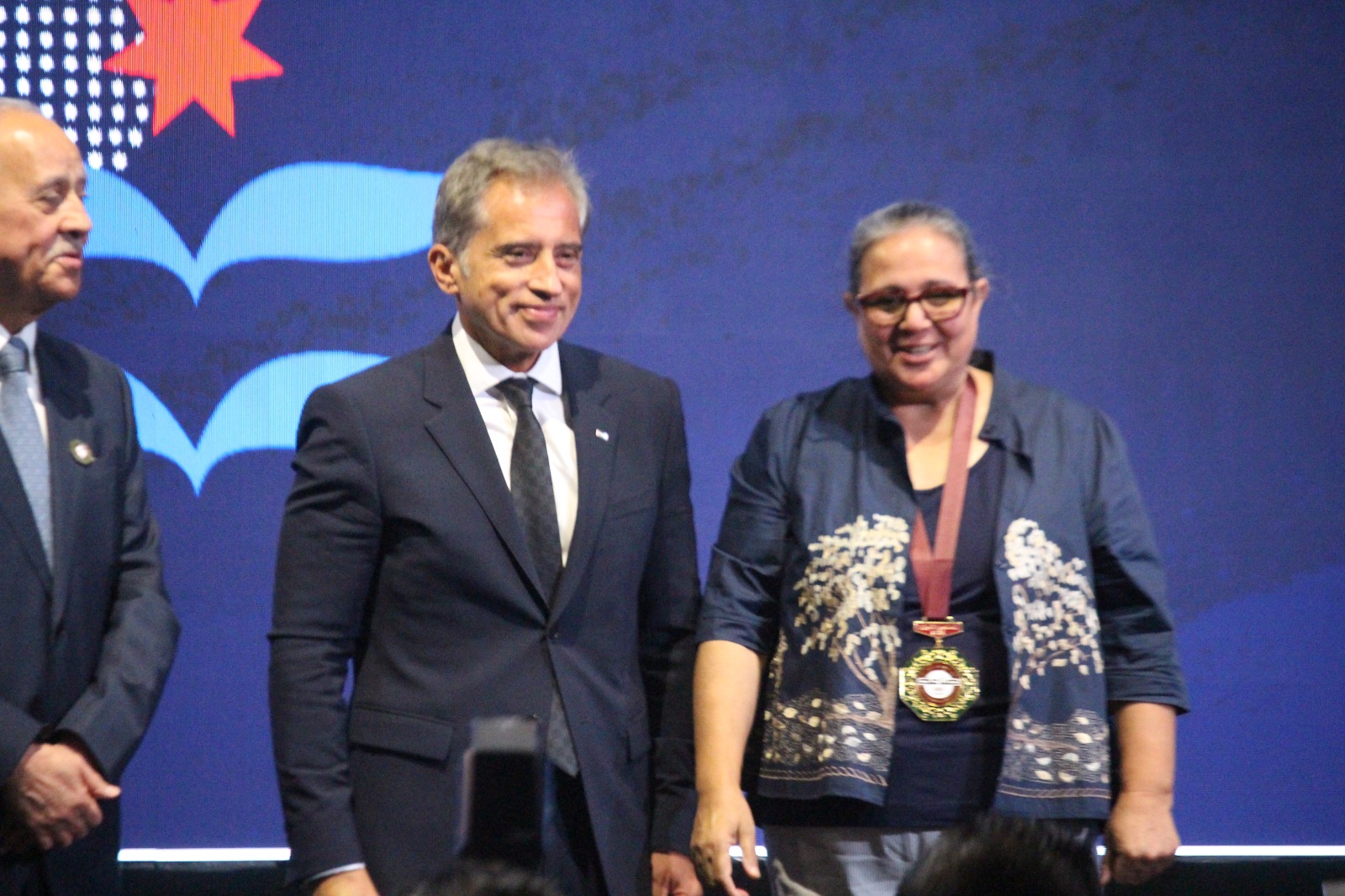 جعفر حسان يكرم 100 شركة صناعية في الأردن .. فيديو وصور