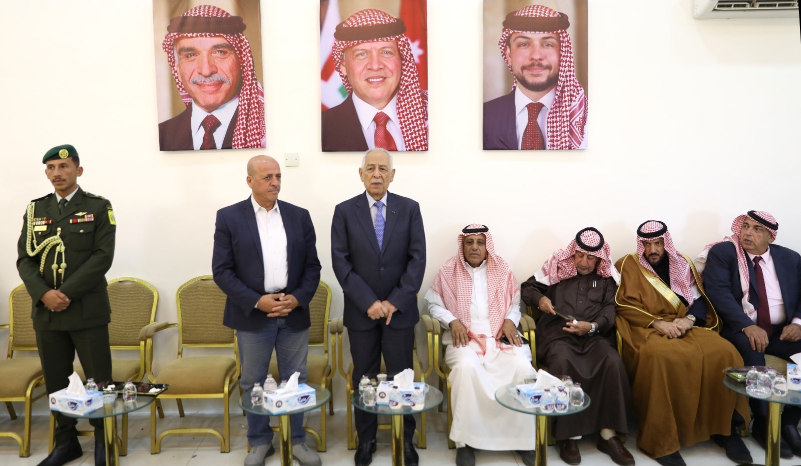 *مندوبا عن الملك وولي العهد. العيسوي يقدم واجب العزاء لــ(6) عشائر أردنية*