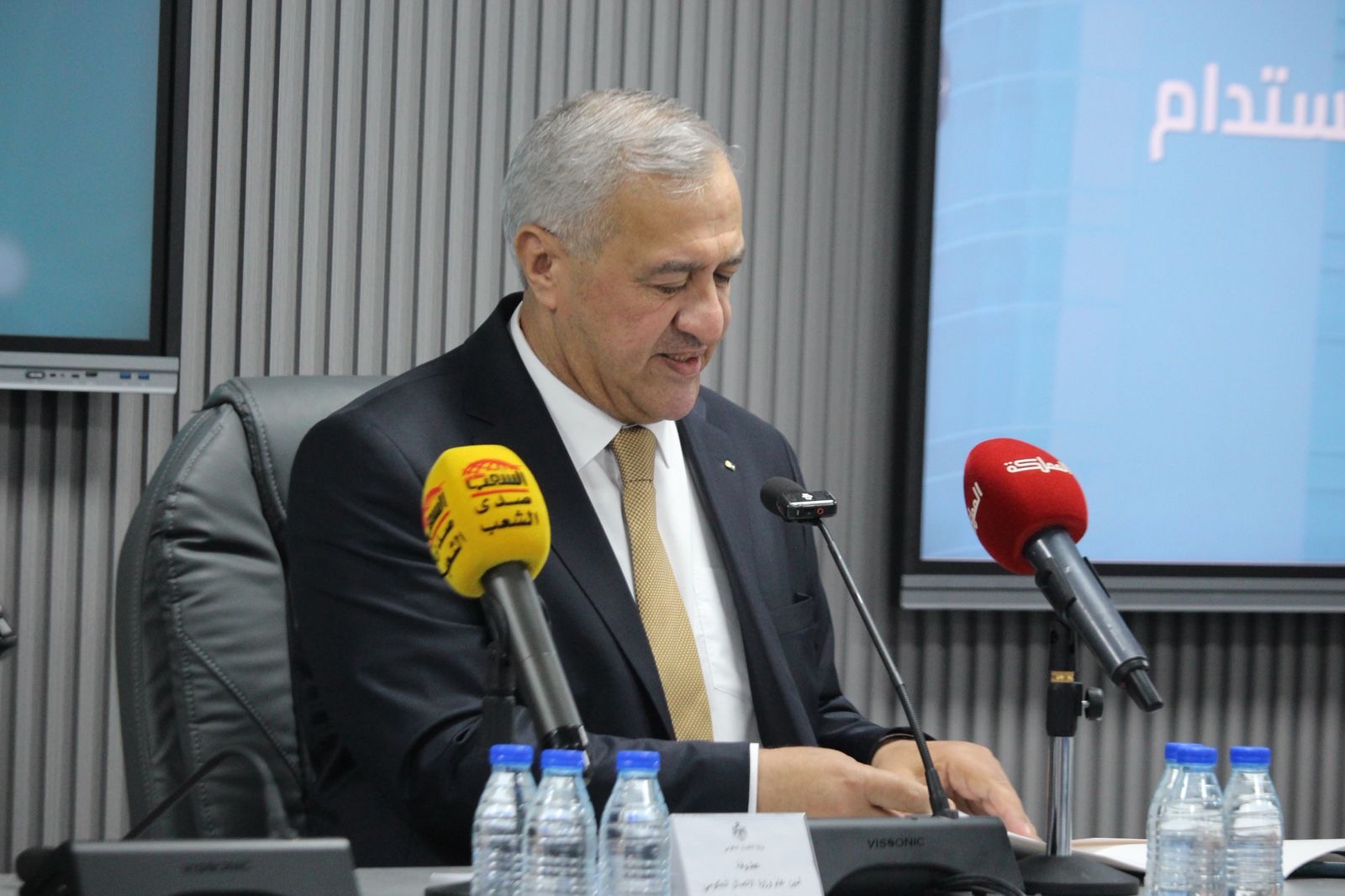 الضمان للمواطنين: أموالكم بخير (صور)