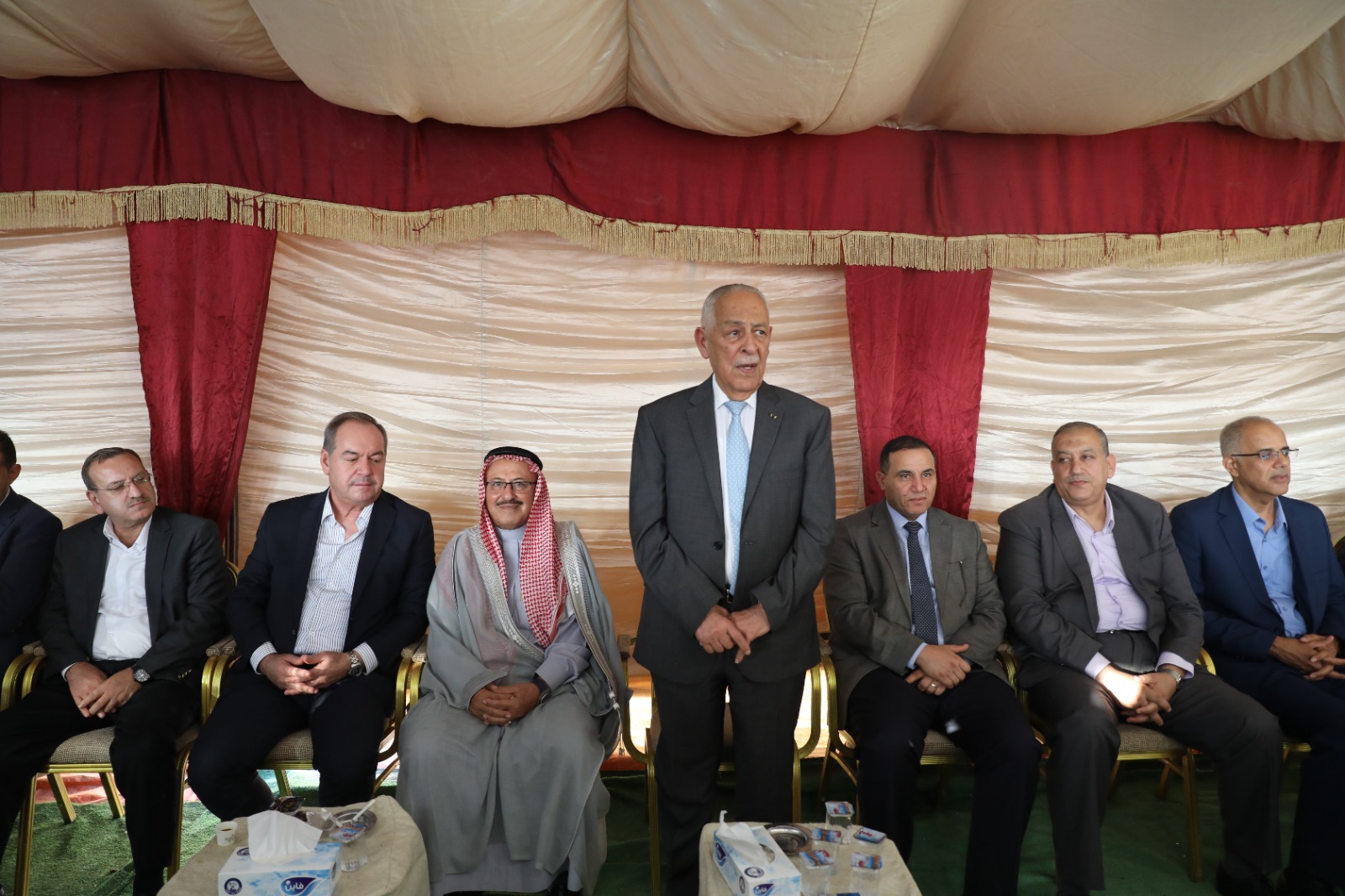 مندوبا عن الملك وولي العهد. العيسوي يعزي المشاقبة والهقيش والحباشنة