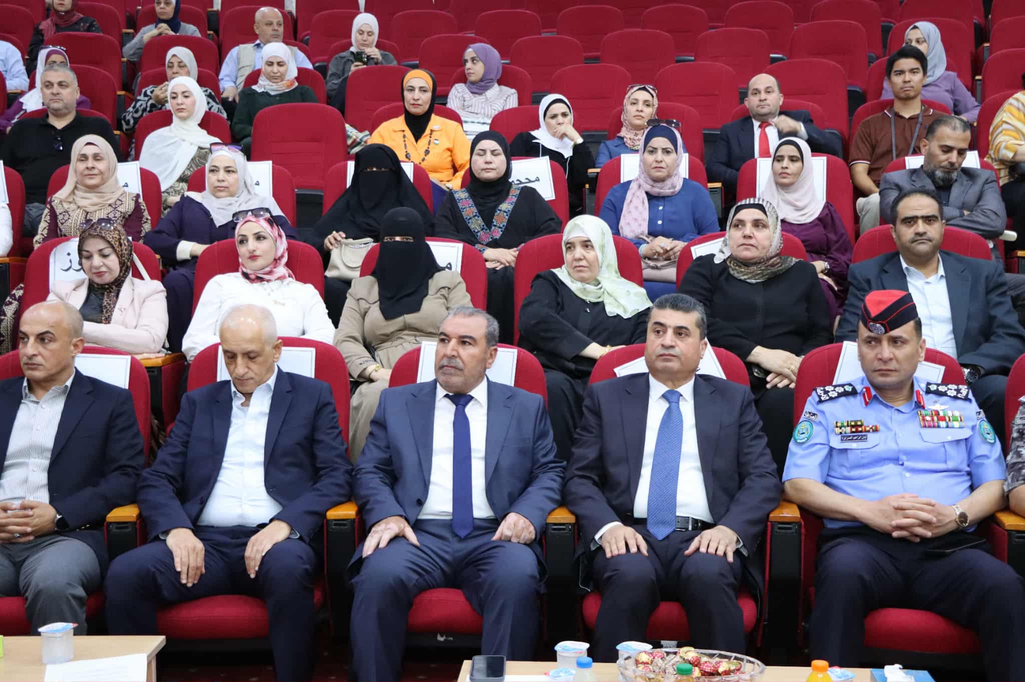 تربية العقبة تحتفل بيوم المعلم العالمي"صور"