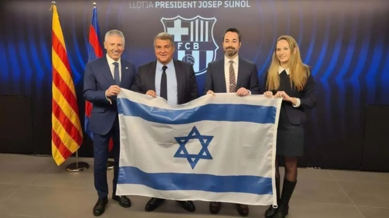 صورة حول : لابورتا يوضح موقف برشلونة: "السلام والحوار والتعايش" في مواجهة غزة وإسرائيل لابورتا يوضح موقف برشلونة: "السلام والحوار والتعايش" في مواجهة غزة وإسرائيل