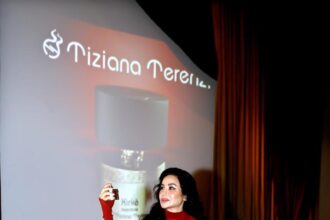 بحضور ومشاركة النجمة لجين عمران ….عطر "Kirke Overdose" يخطف أضواء دبي في أمسية ساحرة بدار الأوبرا