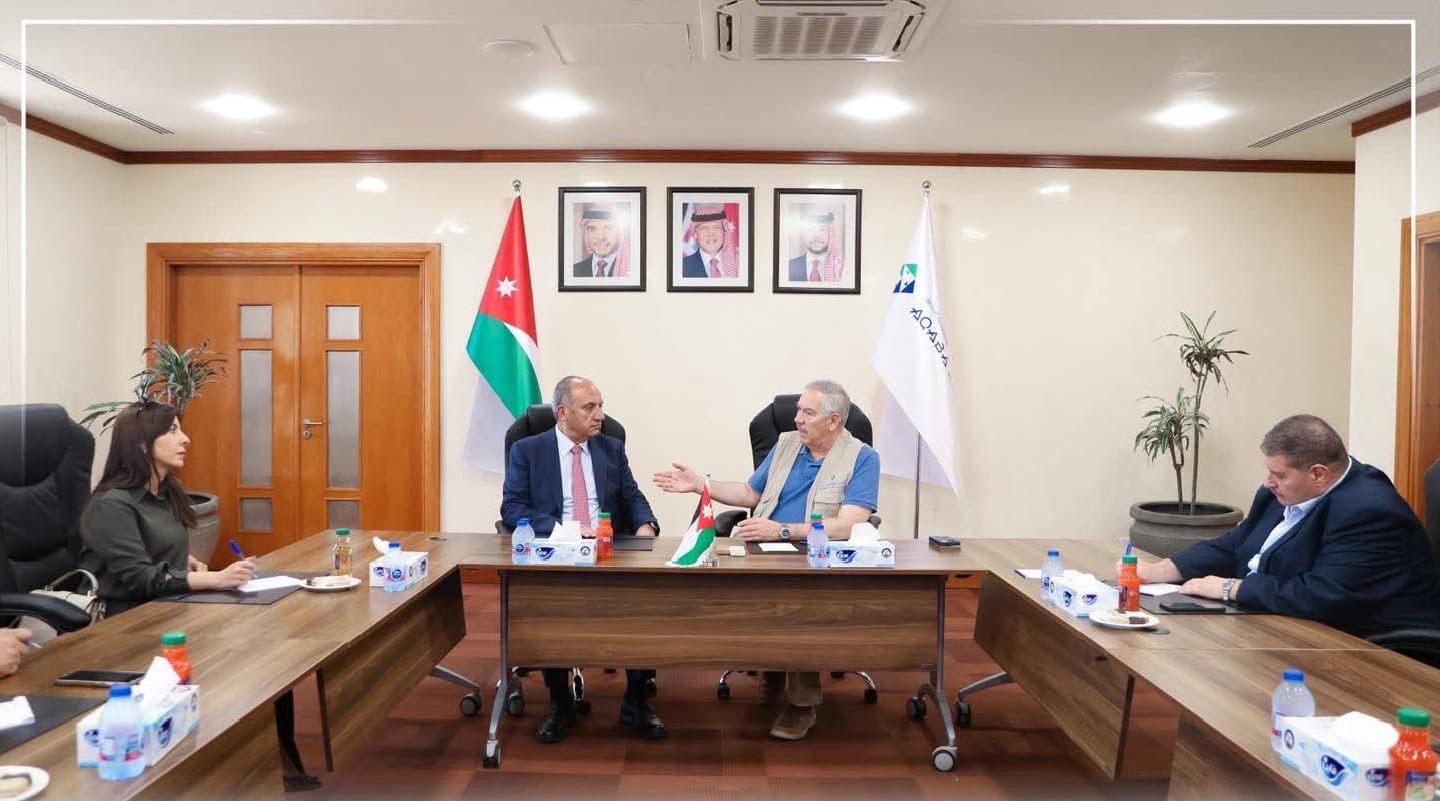 صورة حول : الشواربة يطلع على الخطة الاستراتيجية لسلطة العقبة الخاصة والمخطط الشمولي للمدينة الشواربة يطلع على الخطة الاستراتيجية لسلطة العقبة الخاصة والمخطط الشمولي للمدينة