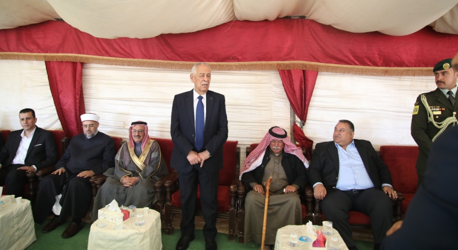 صورة حول : مندوبا عن الملك وولي العهد. العيسوي يعزي عشيرتي المساعيد والمسيب مندوبا عن الملك وولي العهد. العيسوي يعزي عشيرتي المساعيد والمسيب