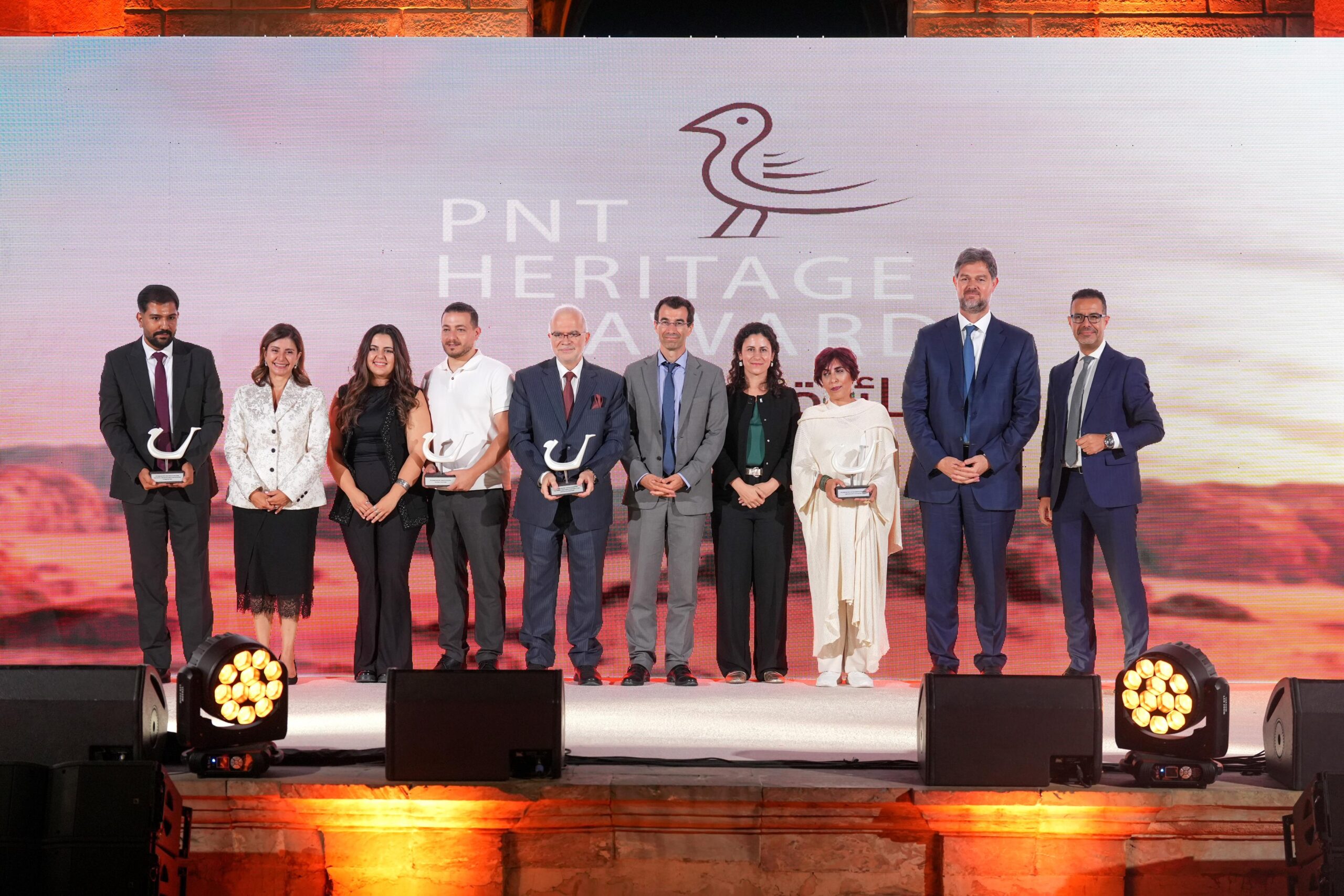 صورة حول : البنك الأردني الكويتي الراعي الرسمي لجائزة التراث للعام 2025 البنك الأردني الكويتي الراعي الرسمي لجائزة التراث للعام 2025