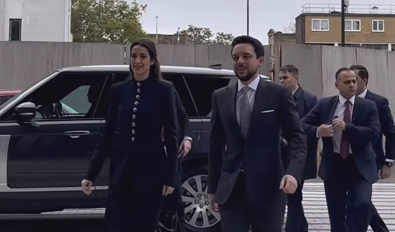 عاجل | ولي العهد ينشر لقطات من لقائه ممثلي شركة "بيرسون" العالمية في لندن.. فيديو