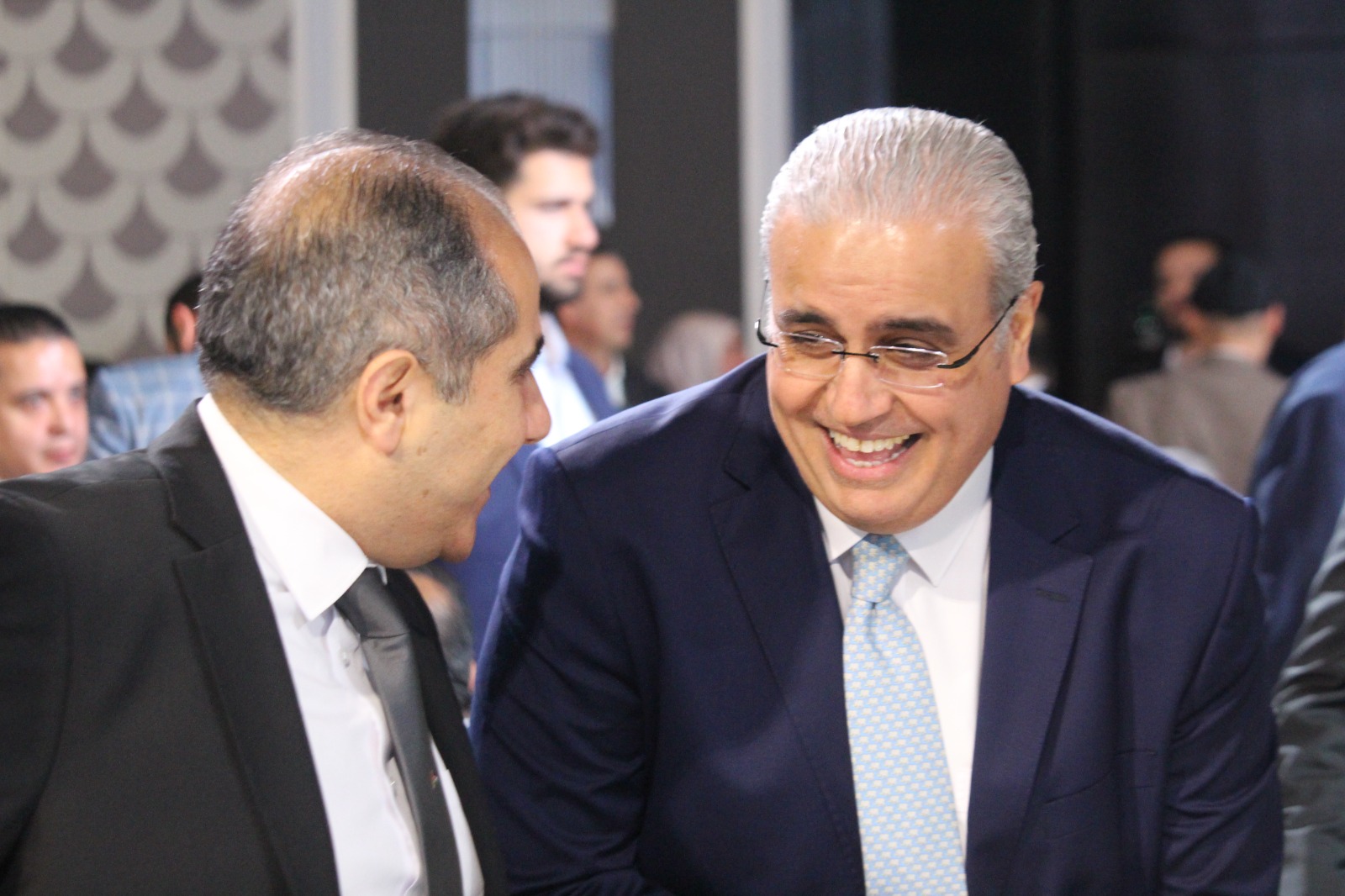 جعفر حسان يكرم 100 شركة صناعية في الأردن .. فيديو وصور