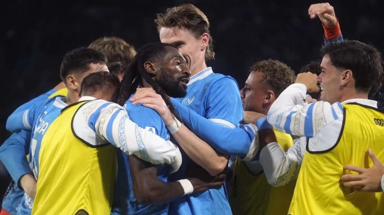صورة حول : نابولي ينتصر على إنتر ويستعيد صدارة الكالتشيو نابولي ينتصر على إنتر ويستعيد صدارة الكالتشيو