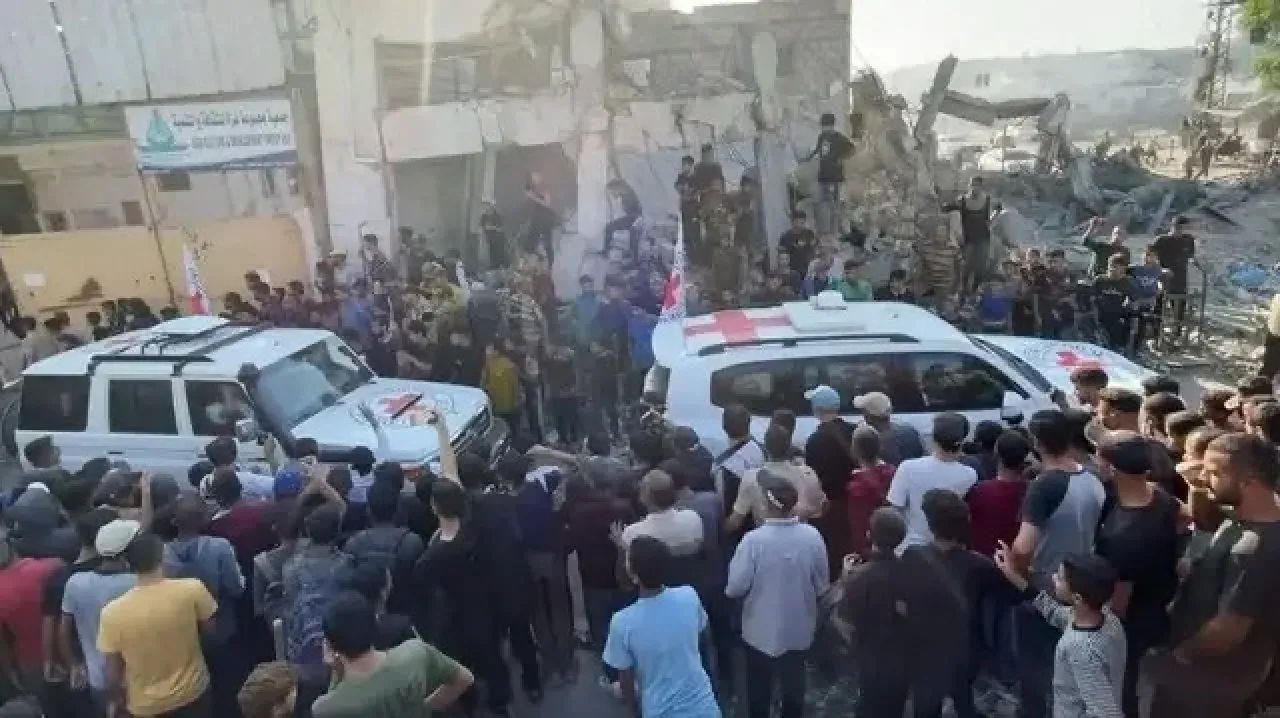 صورة حول : 13 أسيرا أردنيا يعانقون الحرية ضمن صفقة التبادل 13 أسيرا أردنيا يعانقون الحرية ضمن صفقة التبادل