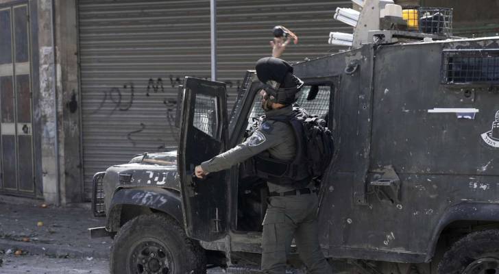 صورة حول : قوات الاحتلال تقتحم مخيم عسكر القديم في نابلس قوات الاحتلال تقتحم مخيم عسكر القديم في نابلس