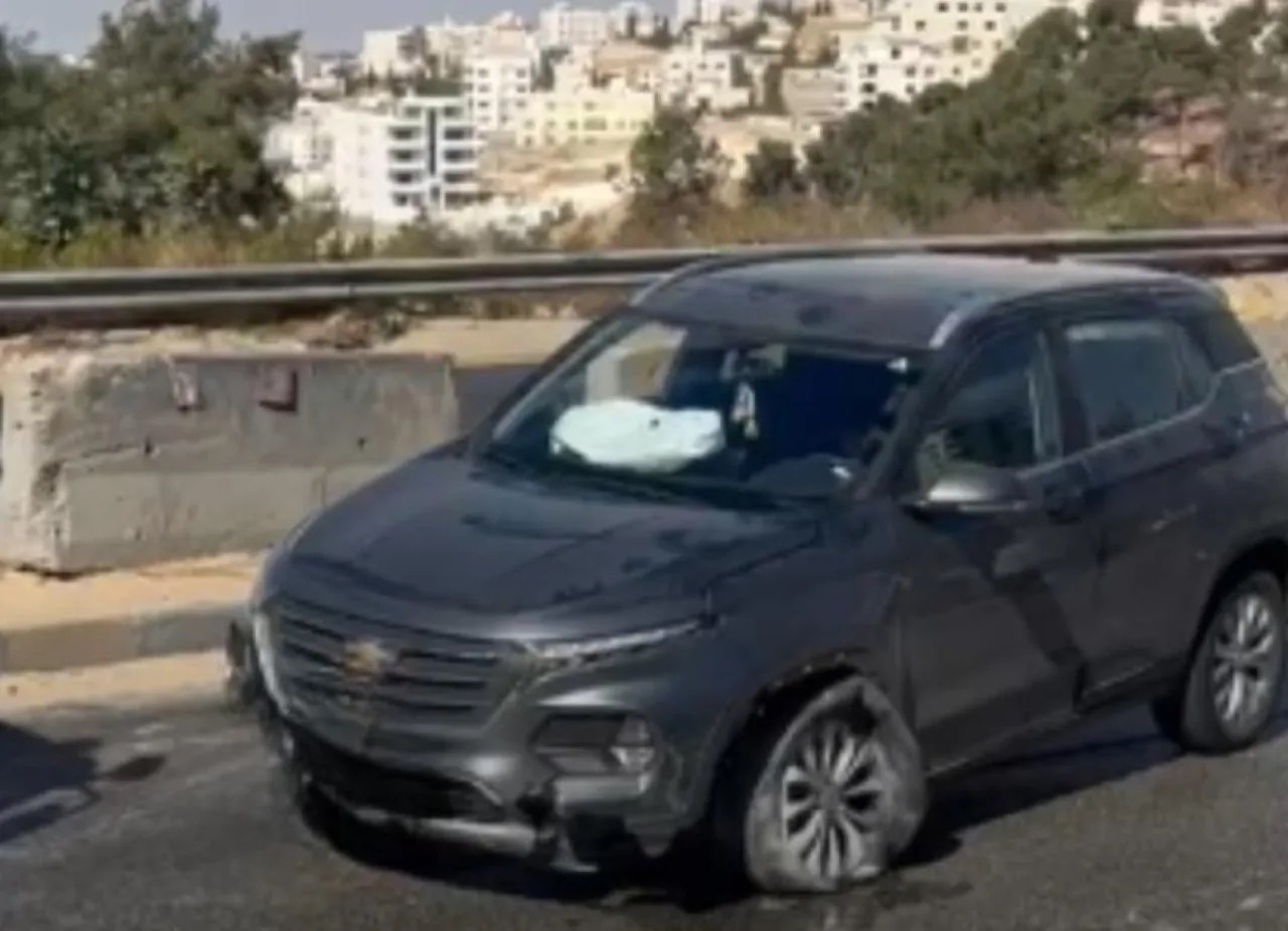 اصابتان نتيجة حادث تصادم بين سيارة وقلاب في ناعور