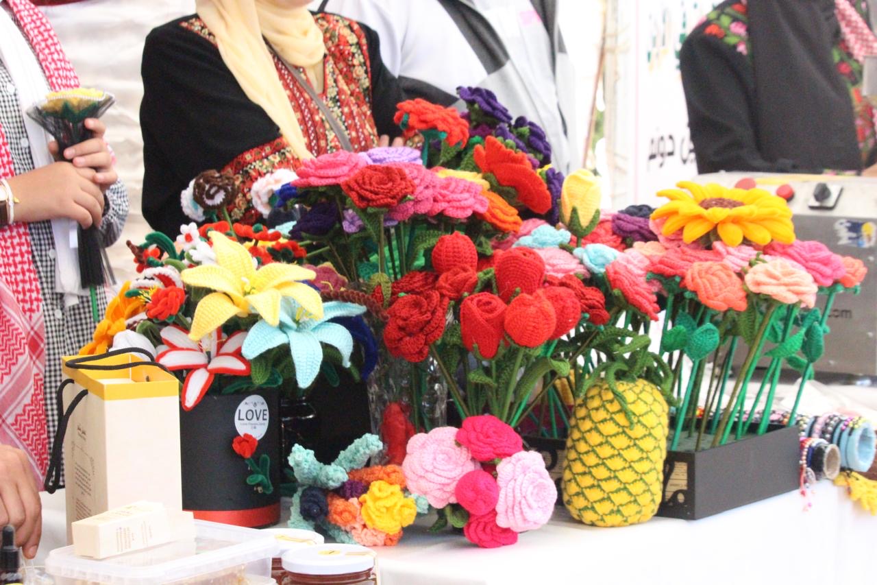 الأميرة بسمة بنت علي تفتتح بازار المزارع في حدائق الملك عبدالله الثاني .. فيديو وصور