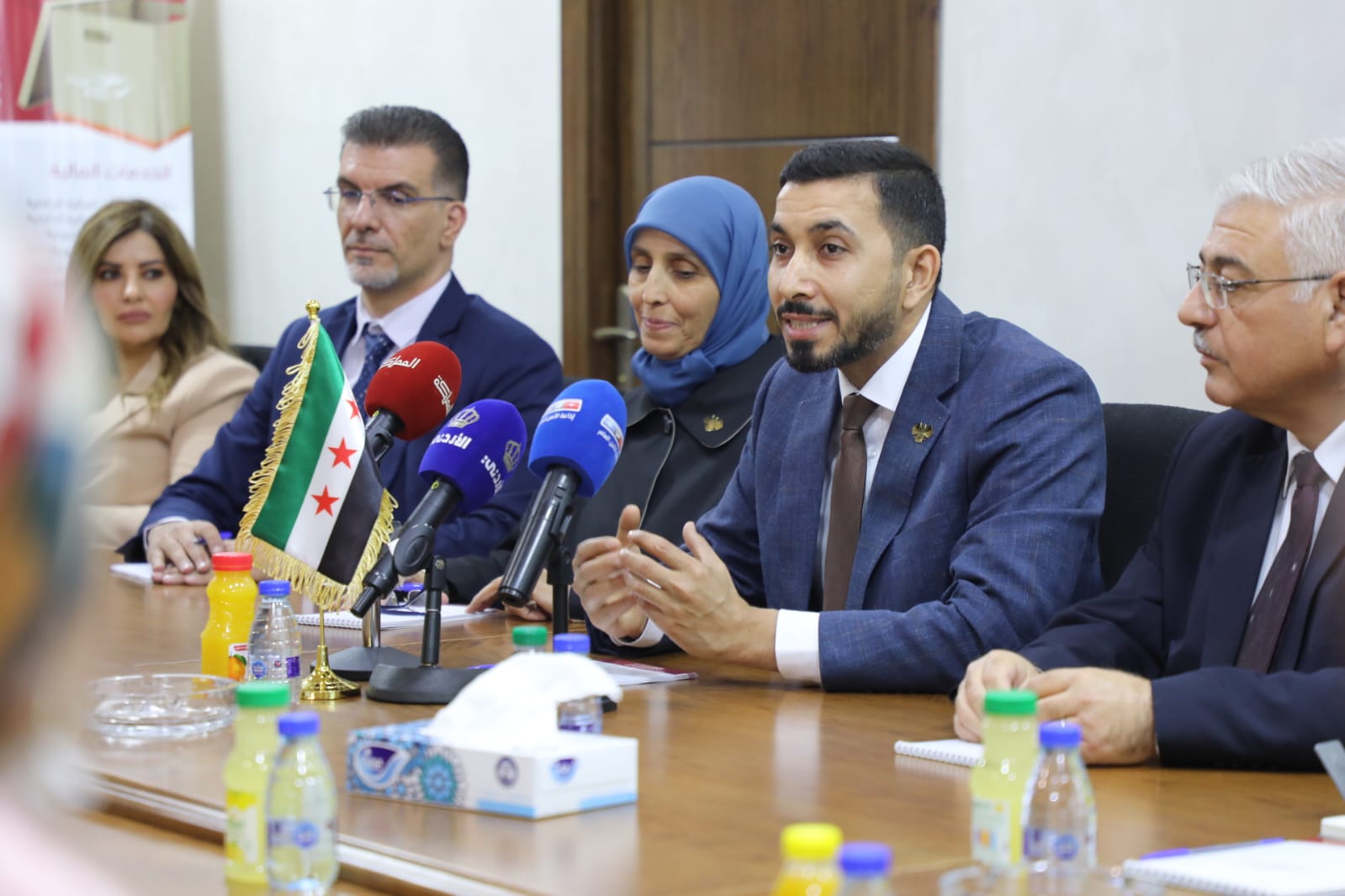 مدير عام المؤسسة السورية للبريد يزور البريد الأردني