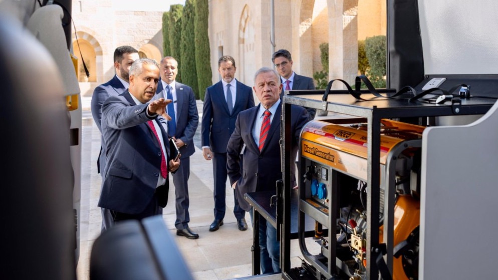 عاجل | الملك يطلع على وحدات دعم مبتوري الأطراف بجمعية "استعادة الأمل"