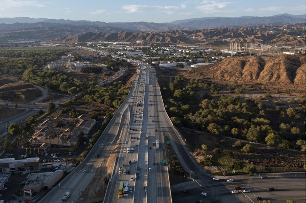 صورة حول : إغلاق طريق سريع في كاليفورنيا بسبب تدريبات مشاة البحرية إغلاق طريق سريع في كاليفورنيا بسبب تدريبات مشاة البحرية