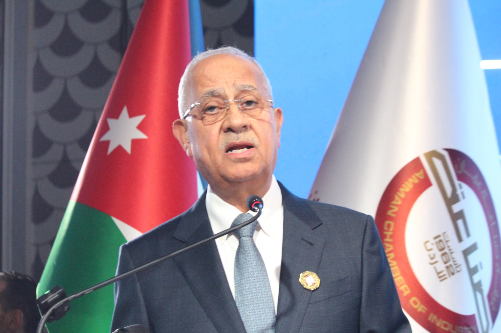 جعفر حسان يكرم 100 شركة صناعية في الأردن .. فيديو وصور