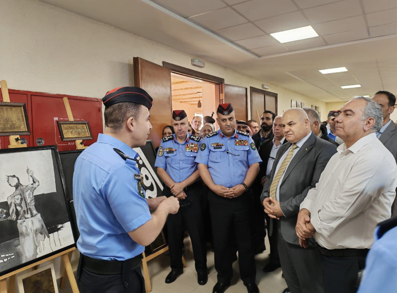 صورة حول : افتتاح معرض "صنع بعزيمة" في القرية الثقافية النبطية بالبتراء افتتاح معرض "صنع بعزيمة" في القرية الثقافية النبطية بالبتراء