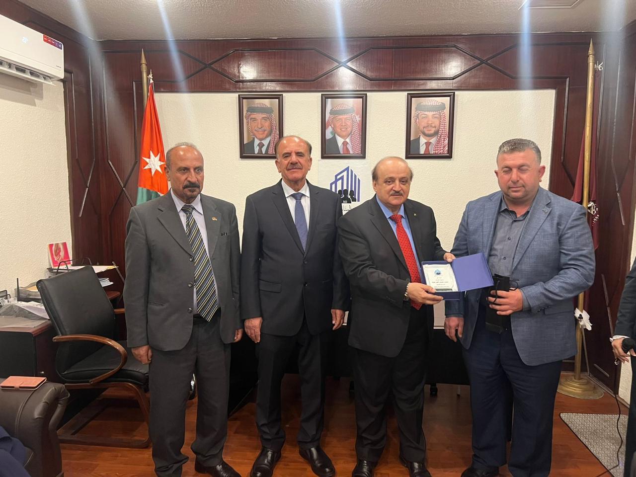 حزب البناء الوطني يحتفي بيوم المعلم ويكرّم نخبة من المربين