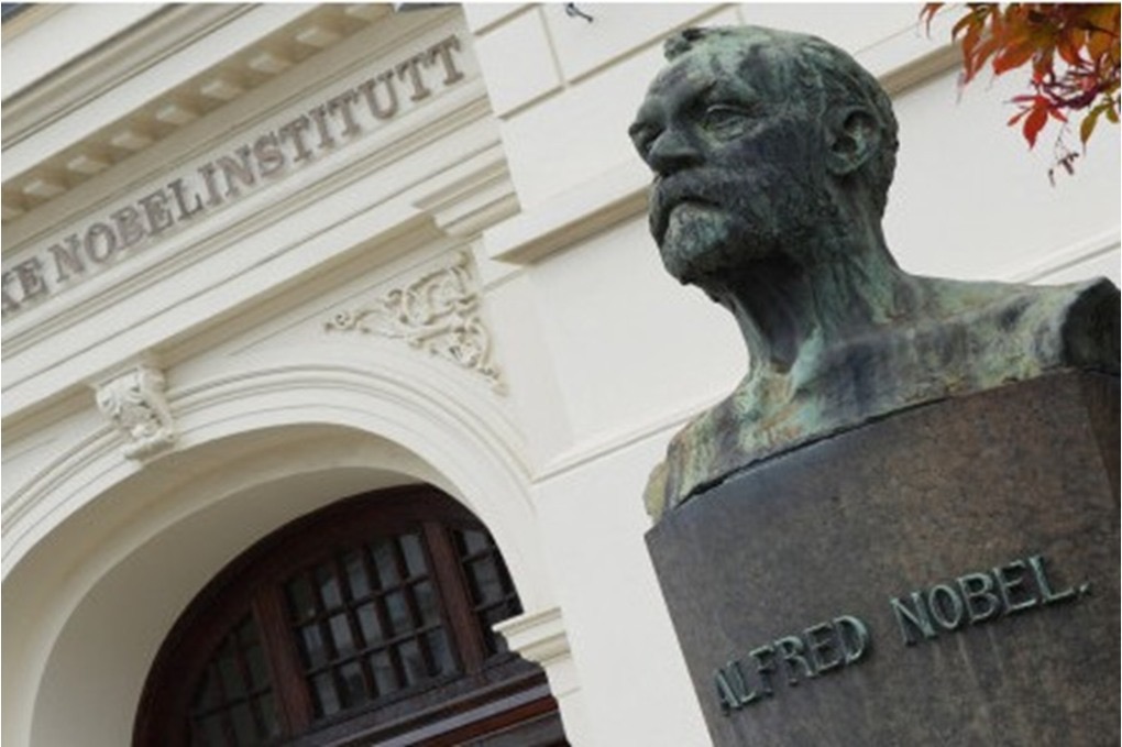 صورة حول : ساعات تفصلنا عن إعلان الفائز بجائزة نوبل للسلام 2025 ساعات تفصلنا عن إعلان الفائز بجائزة نوبل للسلام 2025