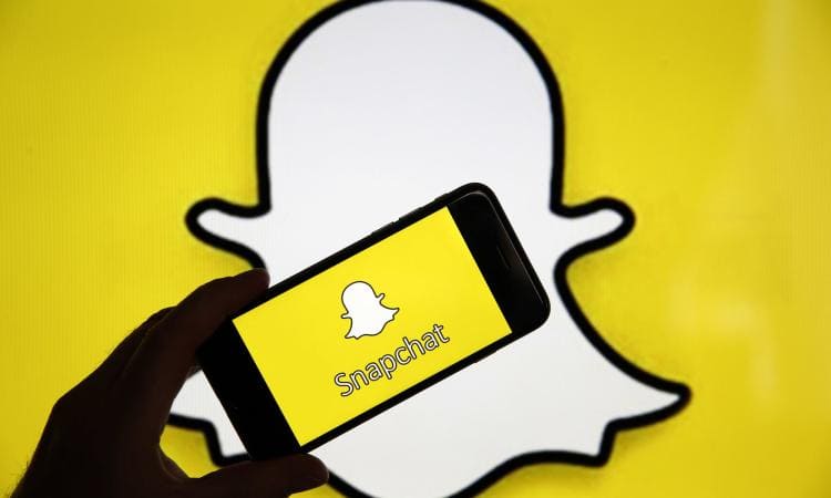 صورة حول : تحذير كاذب على سناب شات يثير القلق بين المستخدمين تحذير كاذب على سناب شات يثير القلق بين المستخدمين
