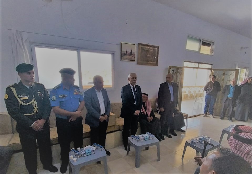 عاجل | مندوبا عن الملك وولي العهد .. العيسوي يعزي عشيرة السعيدات