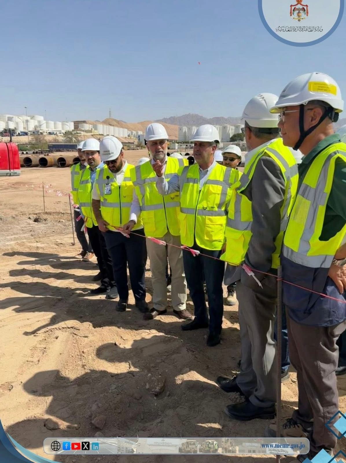 الخرابشة يتفقد مشروع تطوير ميناء الغاز الطبيعي المسال في العقبة