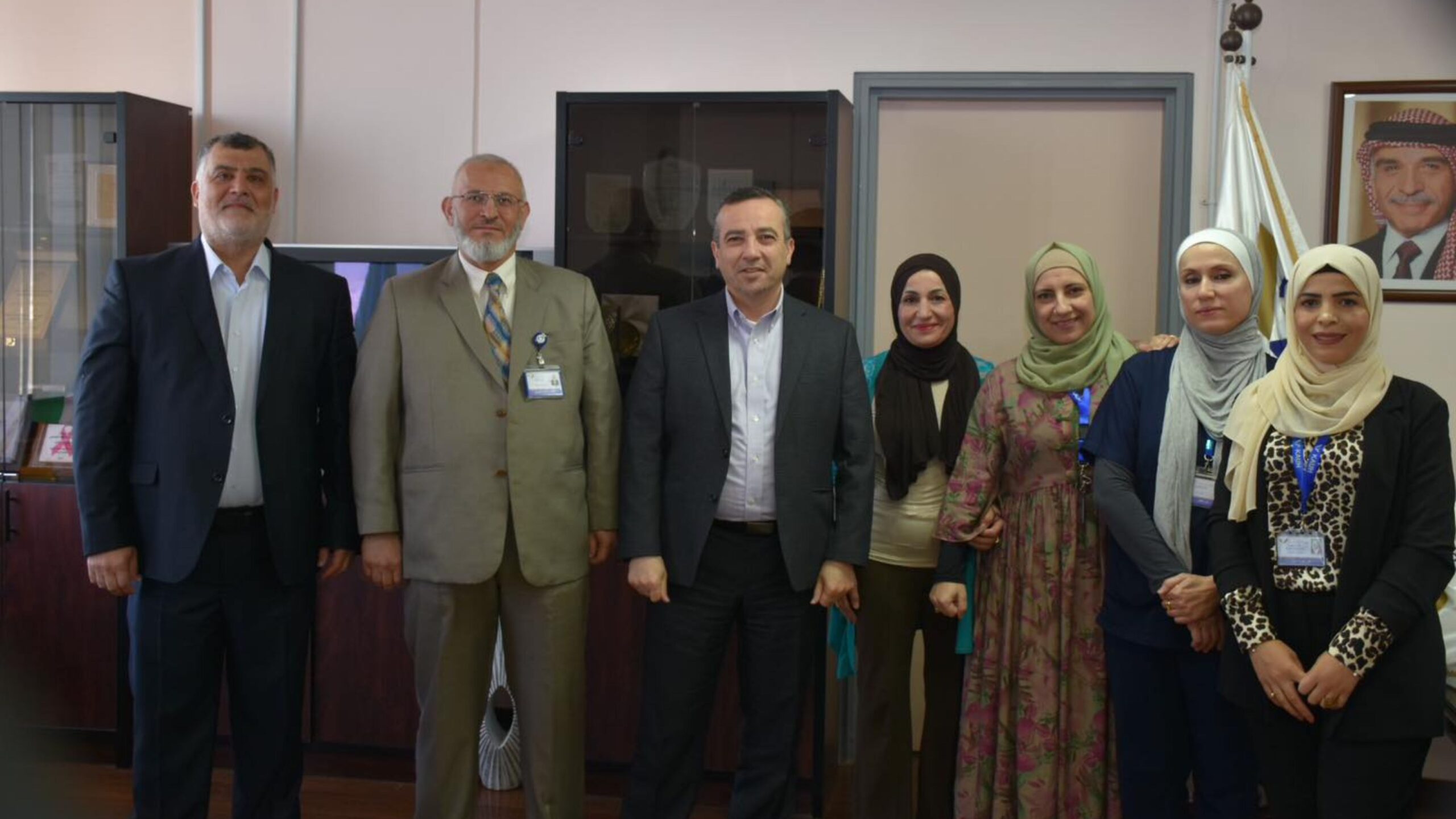 صورة حول : مستشفى الملك المؤسس عبدالله الجامعي يطلق حملة مطعوم الإنفلونزا الموسمية مستشفى الملك المؤسس عبدالله الجامعي يطلق حملة مطعوم الإنفلونزا الموسمية