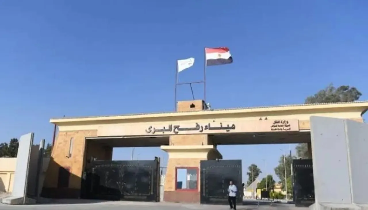 صورة حول : السفارة الفلسطينية تعلن إعادة فتح معبر رفح مع مصر الاثنين المقبل السفارة الفلسطينية تعلن إعادة فتح معبر رفح مع مصر الاثنين المقبل