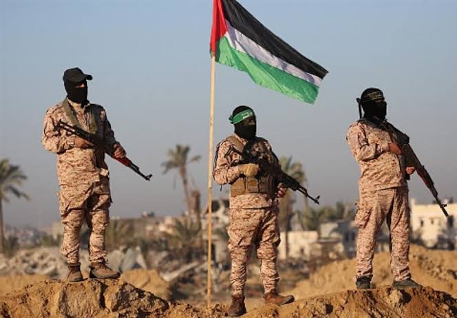 القسام تعلن تسليم جثتين لأسيرين إسرائيليين مساء اليوم