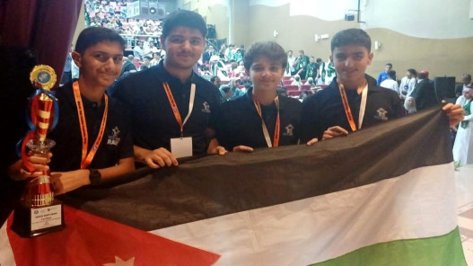 صورة حول : “روبو ستارز” من مدرسة الملك عبدالله الثاني للتميز بإربد يحصد المركز الأول في البطولة الأفروآسيوية للروبوت “روبو ستارز” من مدرسة الملك عبدالله الثاني للتميز بإربد يحصد المركز الأول في البطولة الأفروآسيوية للروبوت