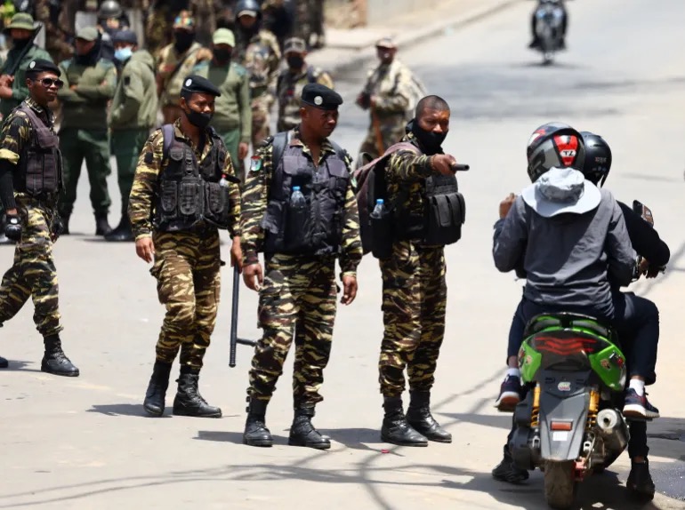 رئيس مدغشقر يرفض الاستقالة"صور"