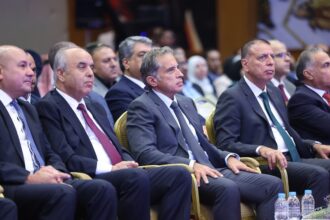 رئيس الوزراء يرعى حفل التكريم السنوي للمعلمين "صور"