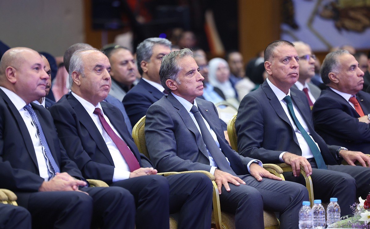 رئيس الوزراء يرعى حفل التكريم السنوي للمعلمين "صور"