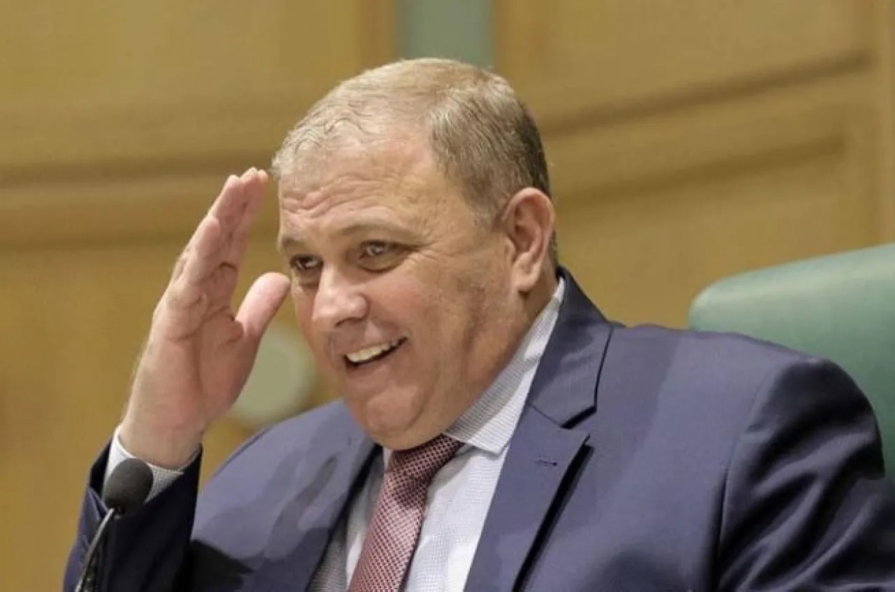 صورة حول : عطيه يناشد الحكومة عطيه يناشد الحكومة