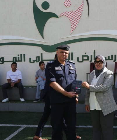 شرطة شرق عمان تنظم بطولة “القائد” في مدارس أرض النشامى تكريماً لجلالة الملك